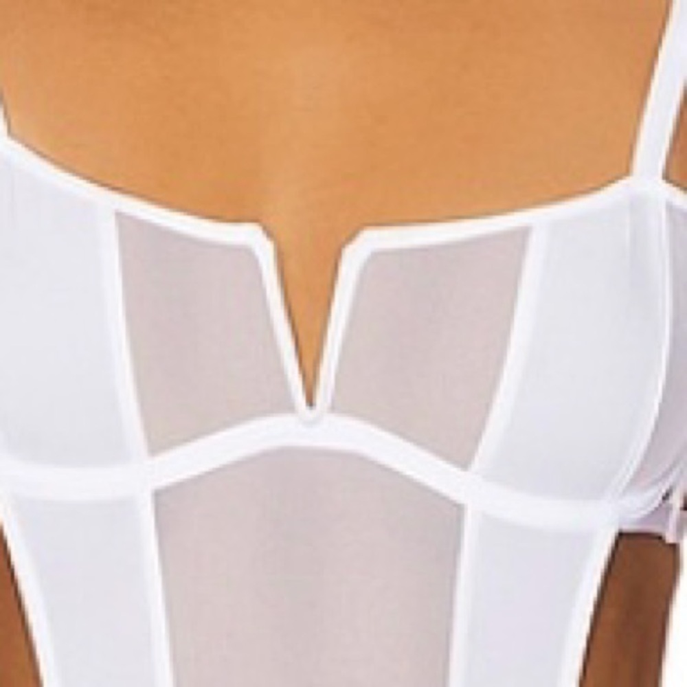 NWT REVOLVE Orla Wired Bodysuit in White
BLUEBELLA - Picture 5 of 5